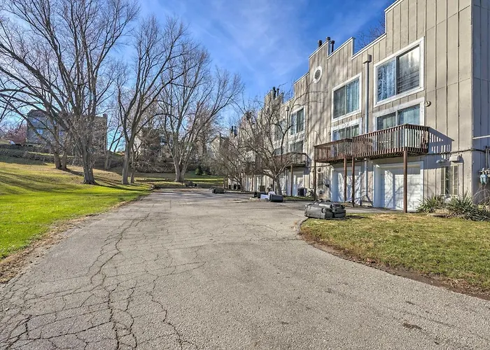Lovely Iowa City Townhome ~ 3 Mi To Dtwn!