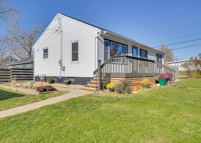 Pet-Friendly Hiawatha Retreat W/ Private Yard!
