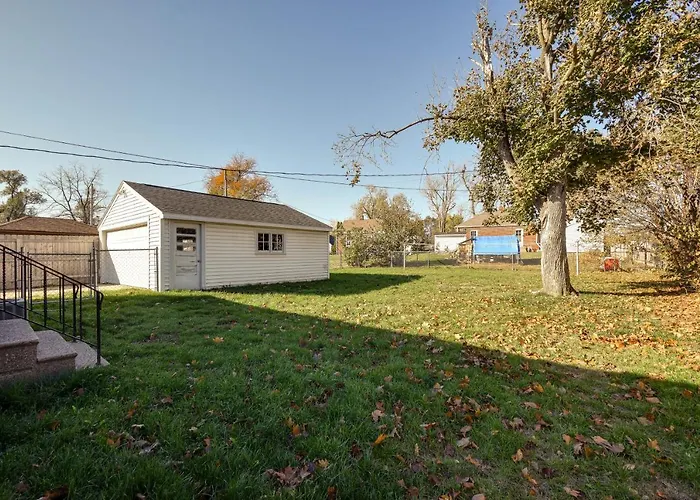 Quaint Cedar Rapids Home, 4 Mi To Downtown!